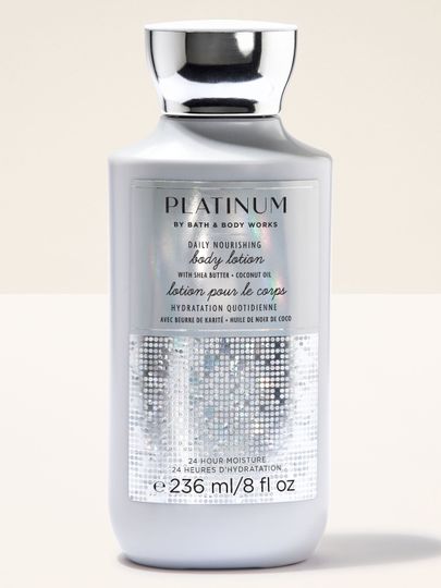 Tělové mléko Bath & Body Works Platinum ve stříbrné lesklé lahvi, 236 ml.