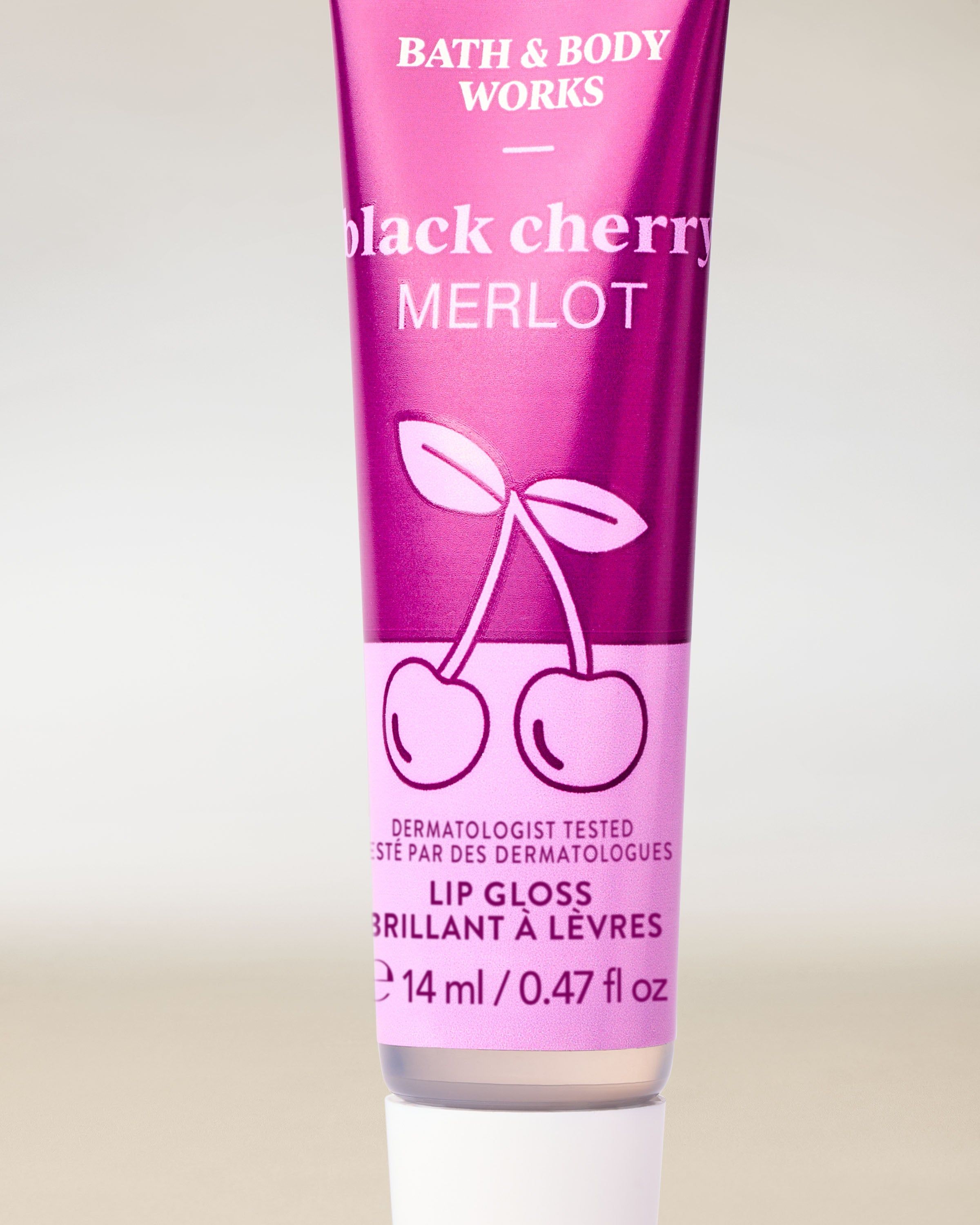 Lesk Black Cherry Merlot Bath & Body Works – šťavnatý třešňový efekt v stylové tubě.